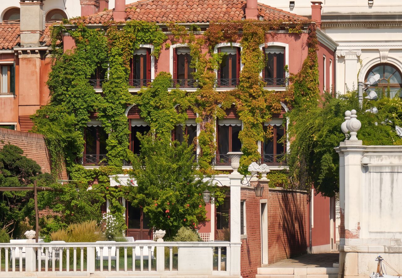 Villa a Venezia - VILLA SERENISSIMA - GRAND CANAL GARDEN VILLA