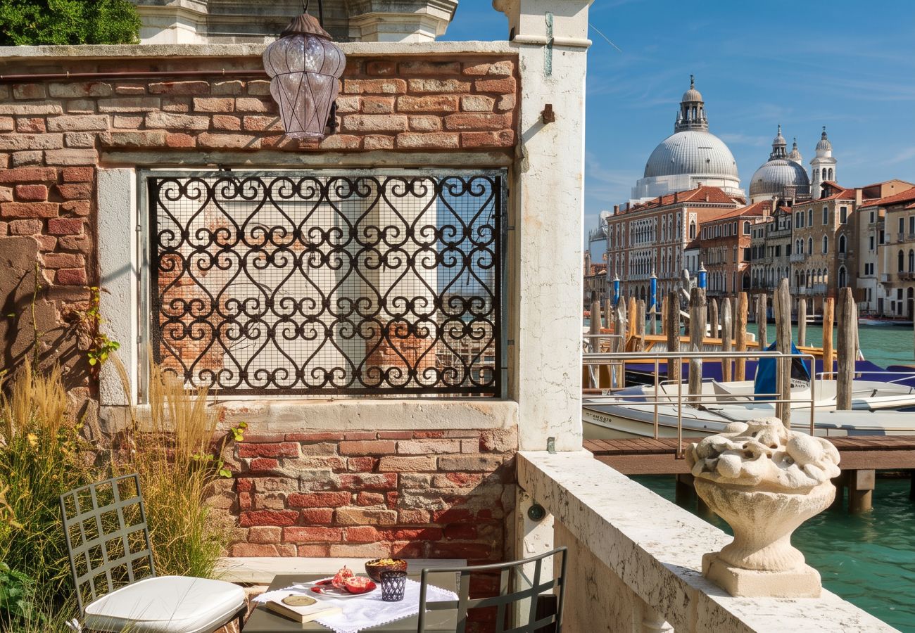 Villa a Venezia - VILLA SERENISSIMA - GRAND CANAL GARDEN VILLA