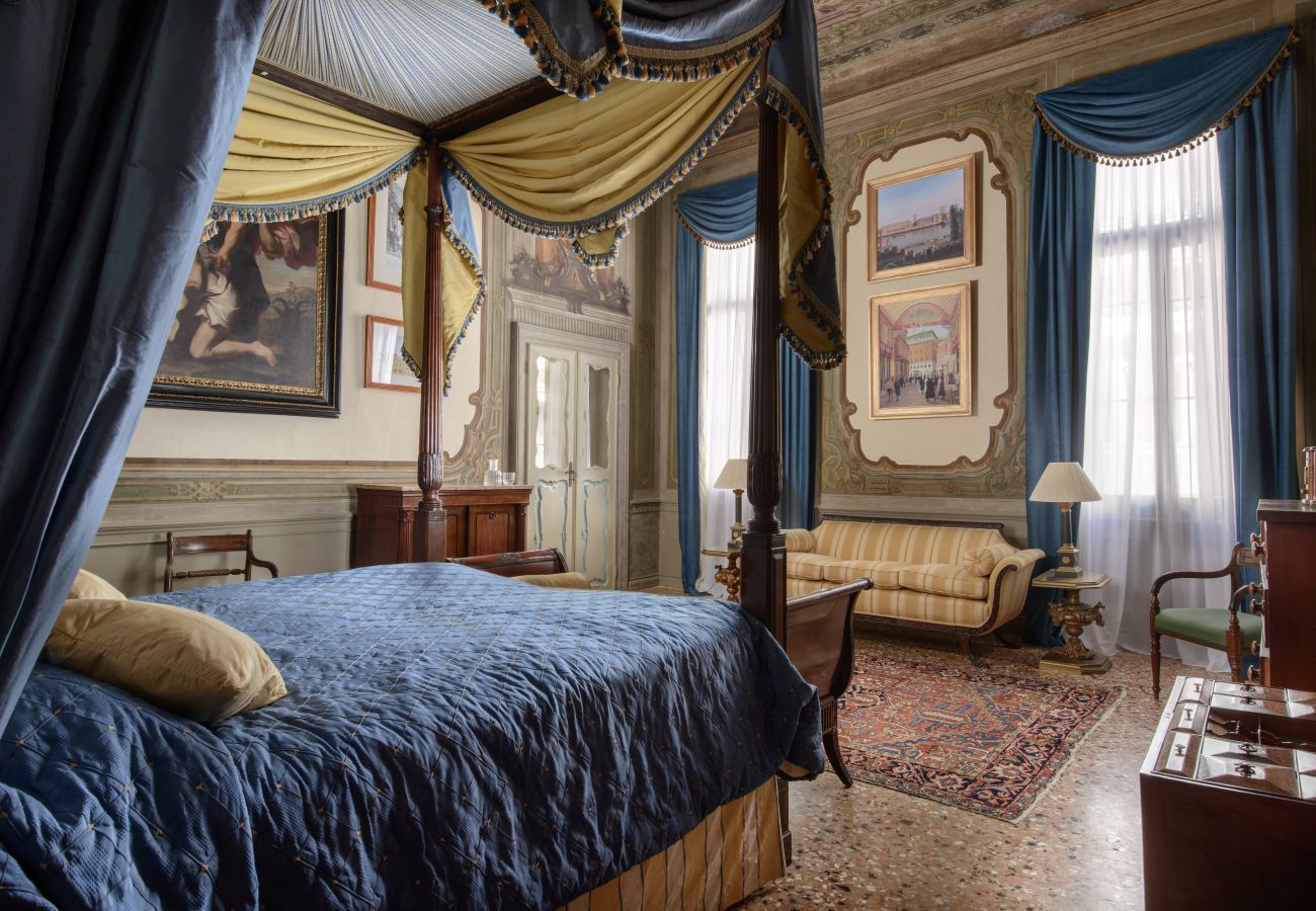 Apartment in Venice - PALAZZO GRIMANI- NOBLE FLOOR
