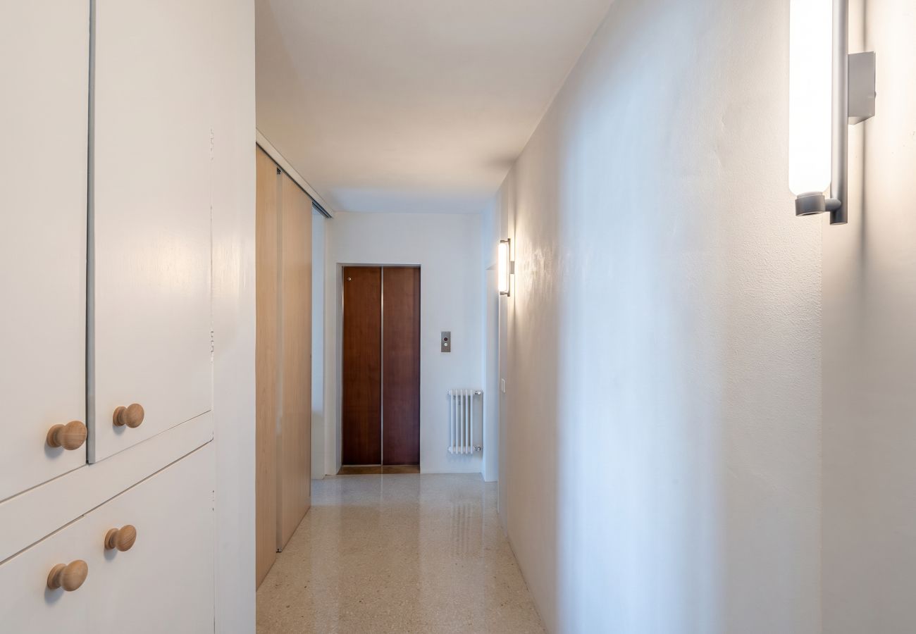 Apartment in Dorsoduro - Ca’ Cinzia | Venetian Design Home & Canal View
