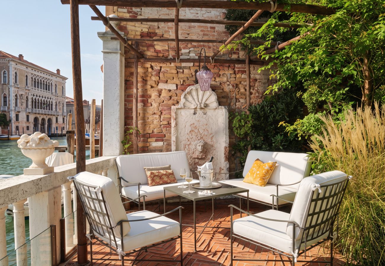 Villa in Venice - VILLA SERENISSIMA - GRAND CANAL GARDEN VILLA